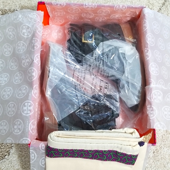 NWT Tory Burch Brooke Ankle Bootie sport suede in black size 5.5. - Picture 4 of 14